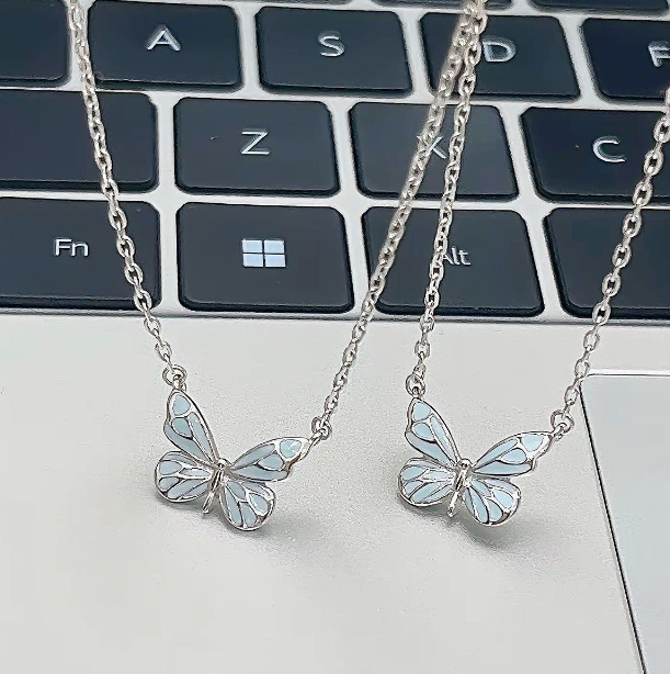 [MonoGleam]Glow-in-the-Dark Butterfly Necklaces with Titanium Steel Chain - BestSeller Edition