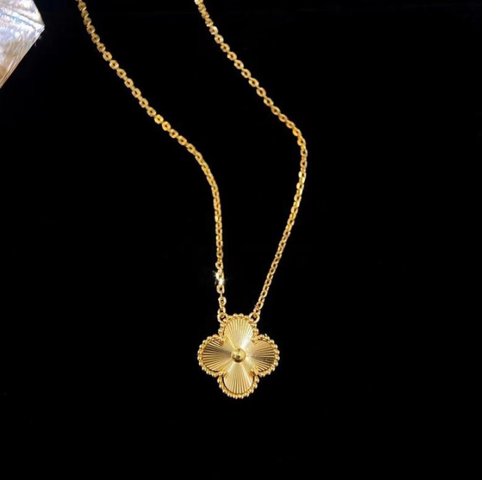 [MonoGleam]Four-Leaf Clover Necklaces – A Symbol of Luck and Elegance