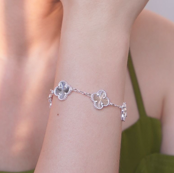 [MonoGleam]Silver Clover Bracelets